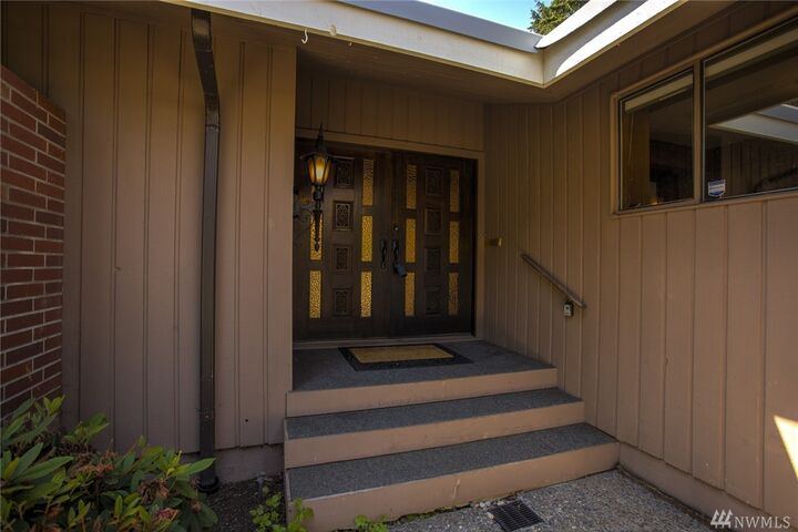 Property Photo:  1080 Daniels Dr  WA 98466 