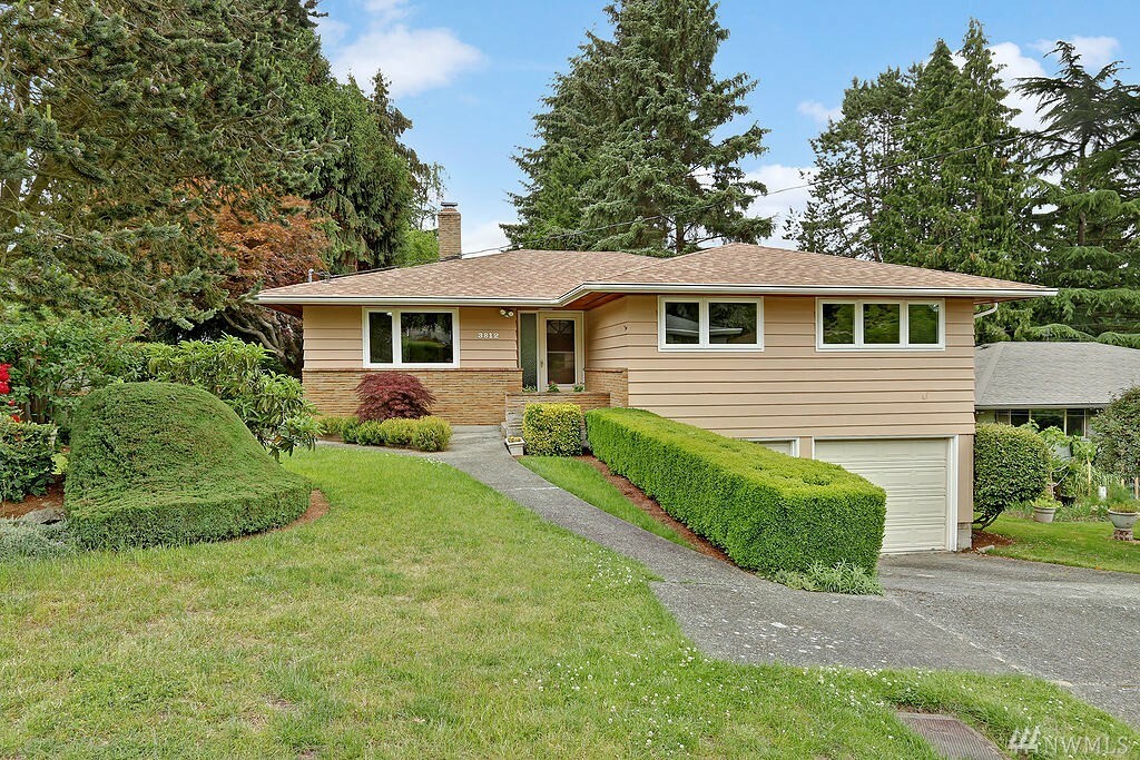 Property Photo:  3812 NE 98th St  WA 98115 