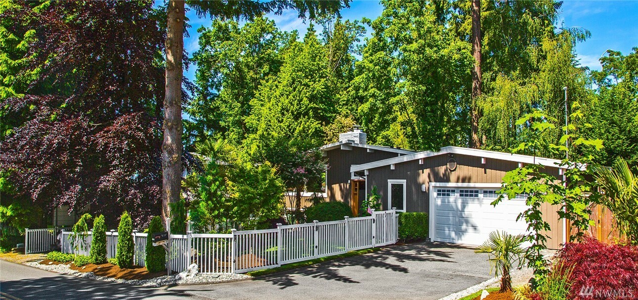 Property Photo:  11446 Ohde Ave  WA 98033 