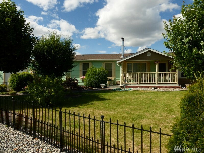 Property Photo:  532 Newport Plaza  WA 98802 