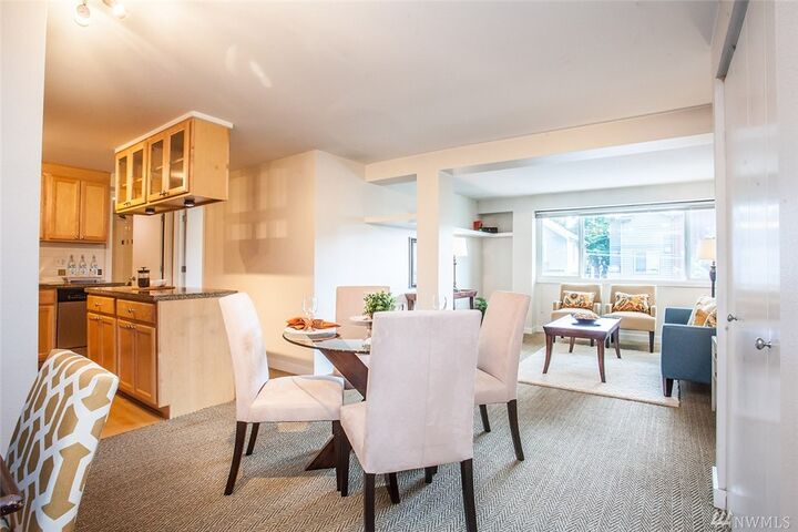 Property Photo:  1525 Taylor Ave N 204  WA 98109 