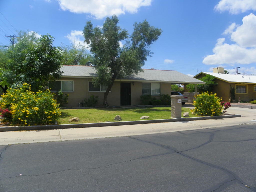 Property Photo: 7561 E Belleview Street AZ 85257