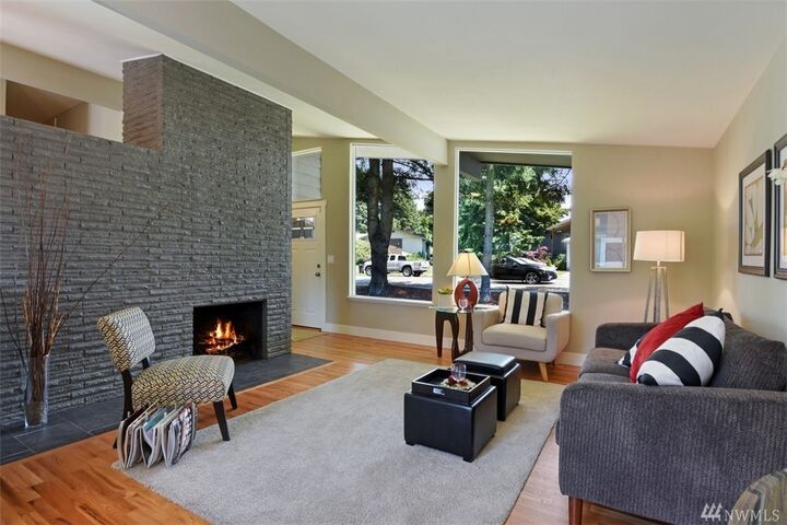 Property Photo: 18724 64th Ave W WA 98037