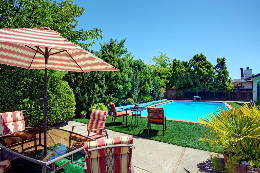 Property Photo:  11 Aqua Vista Drive  CA 94901 