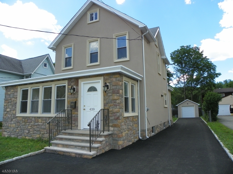 Property Photo:  439 Ringwood Ave  NJ 07465 