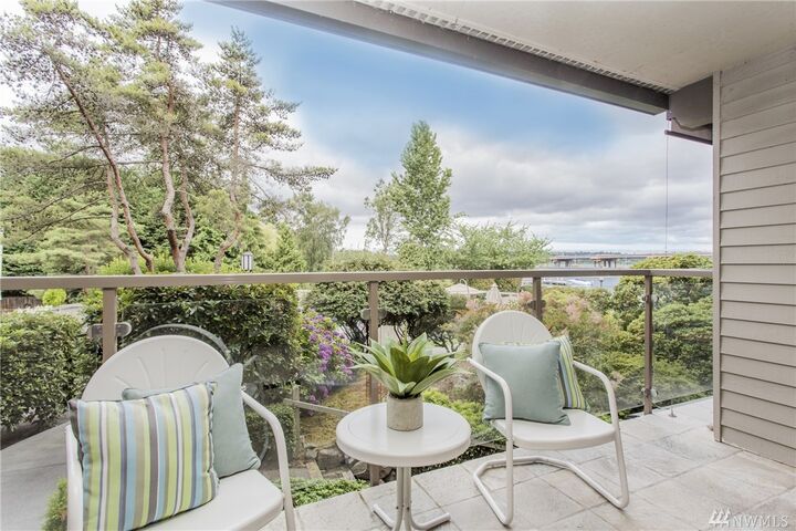 2501 Canterbury Lane E 215  Seattle WA 98112 photo