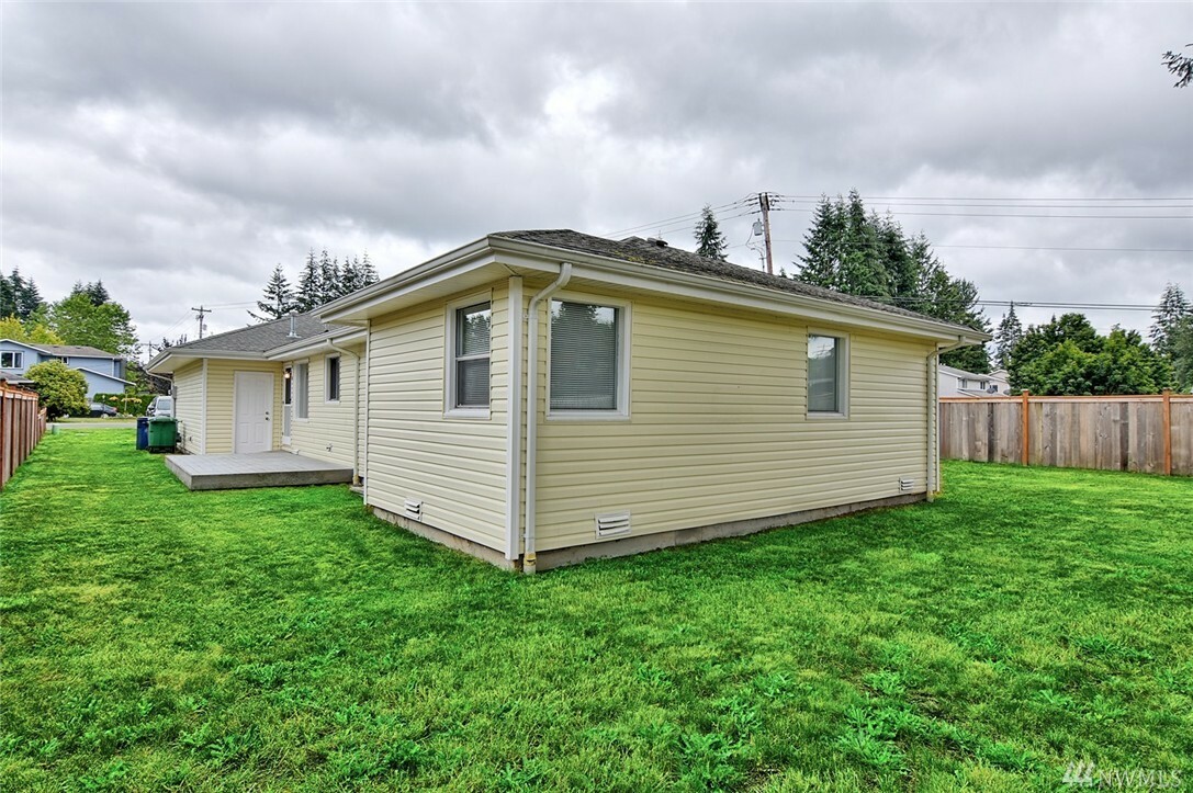 Property Photo:  5945 Grove St  WA 98270 