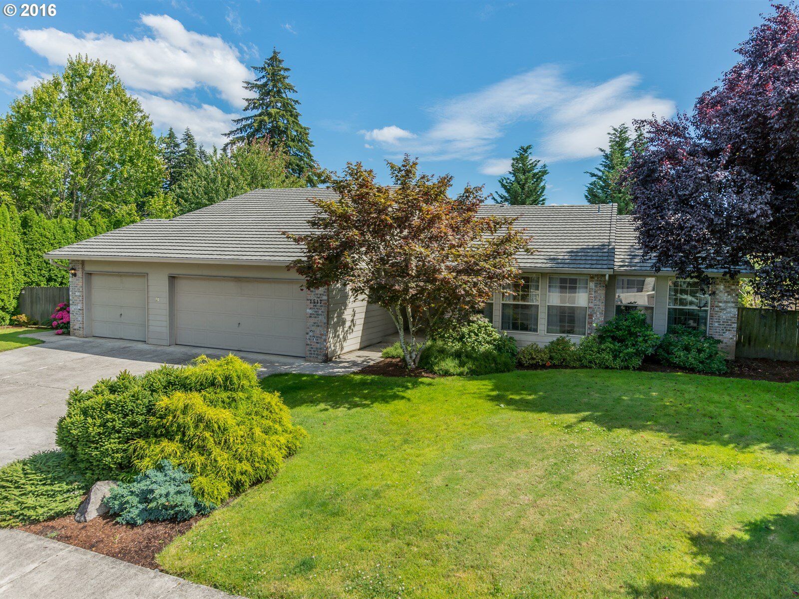 Property Photo: 1517 NW 86th Way WA 98665