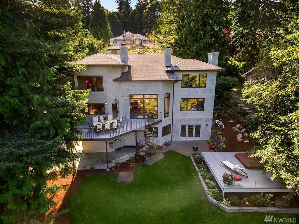 Property Photo: 12548 42nd Ave NE WA 98125