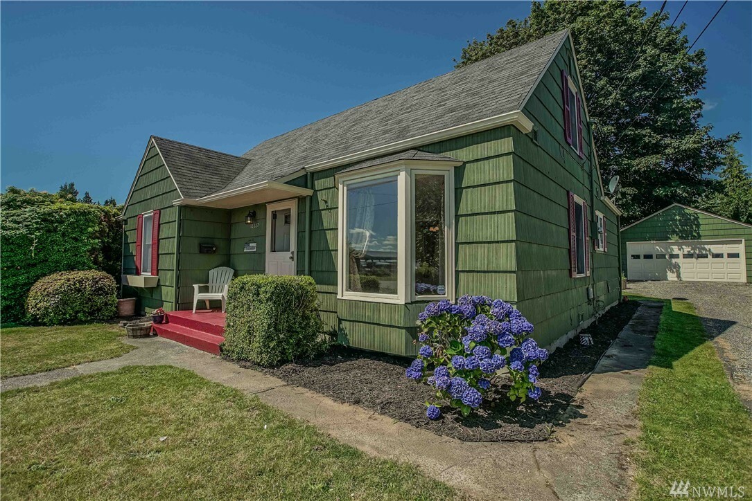 Property Photo: 12227 79th Ave S WA 98178
