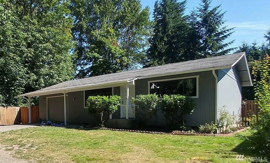 Property Photo:  2401 NE 28th St  WA 98056 