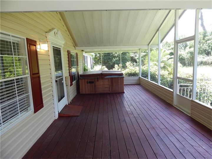Property Photo: 6606 Mangrove Drive FL 33544