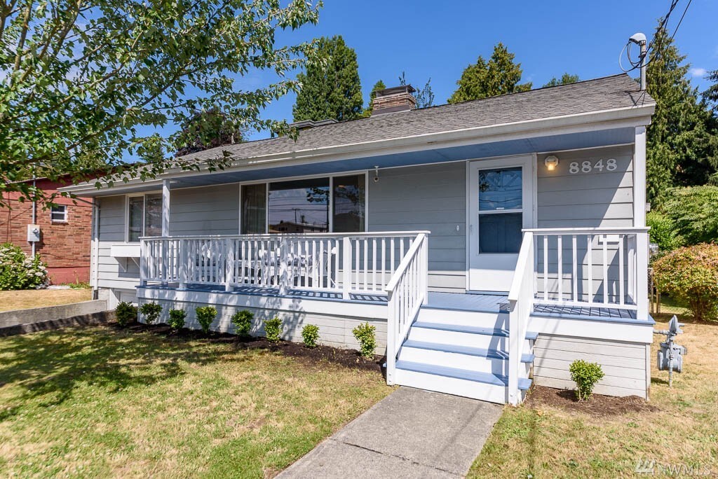 Property Photo: 8848 Burke Ave N WA 98103