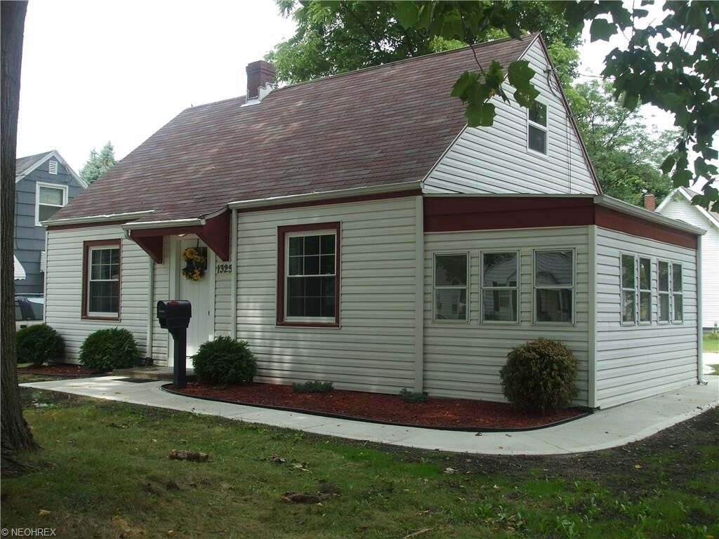 Property Photo:  1325 Eastwood Avenue  OH 44305 