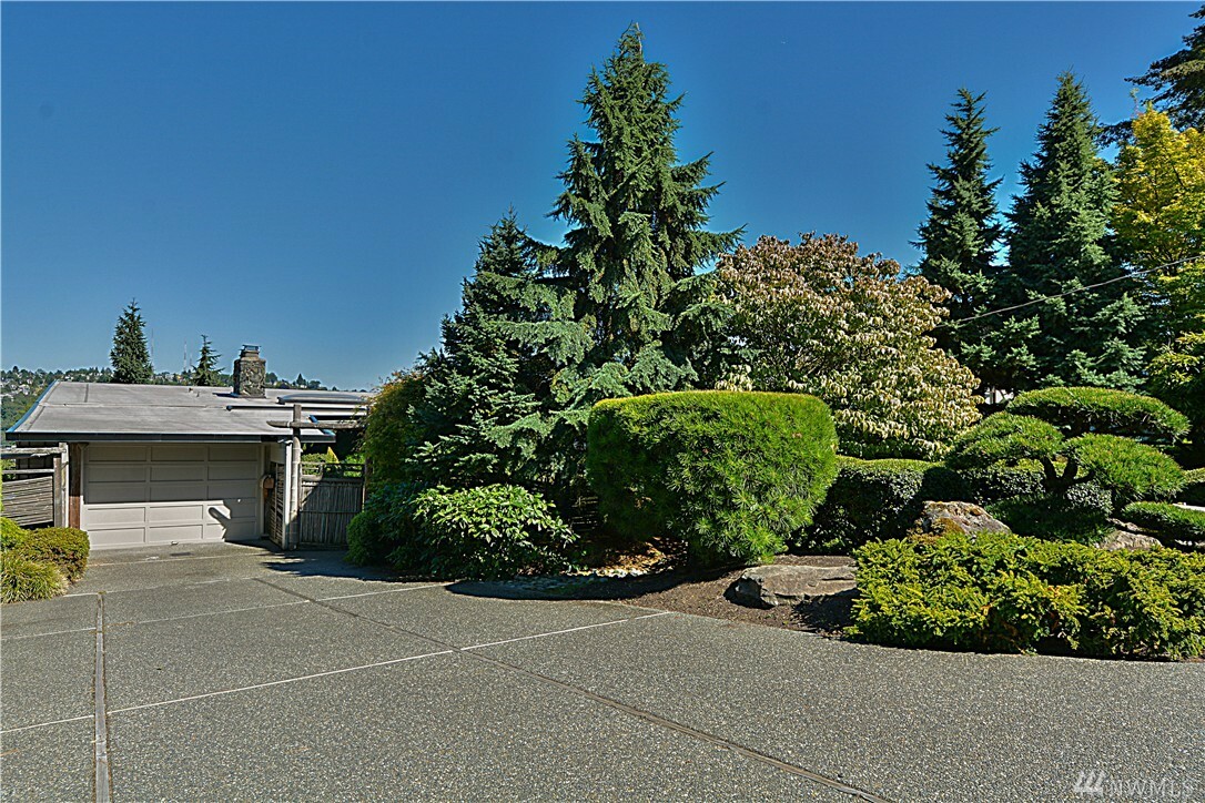 Property Photo:  1552 Magnolia Wy W  WA 98199 