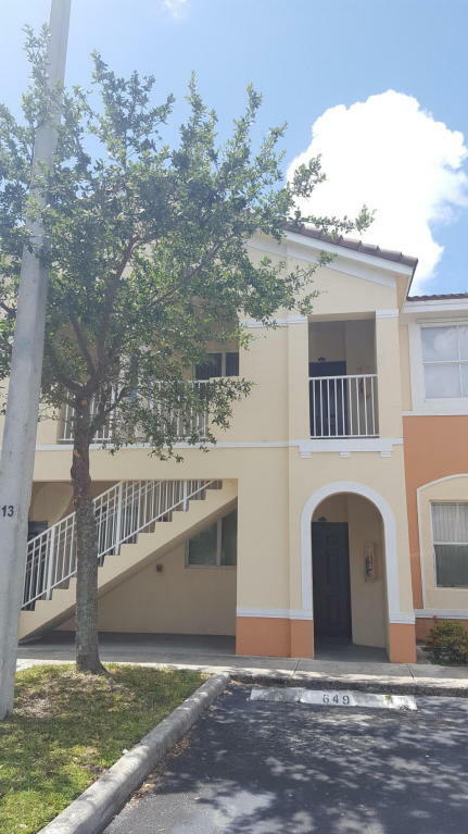 Property Photo:  1536 SE 26th Street 204  FL 33035 