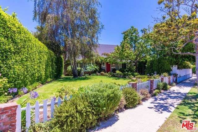 Property Photo:  1010 San Vicente  CA 90402