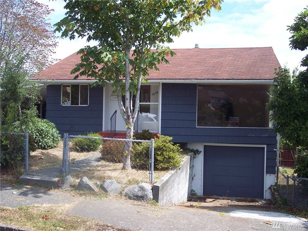 Property Photo:  1616 Vandalia Ave  WA 98310 