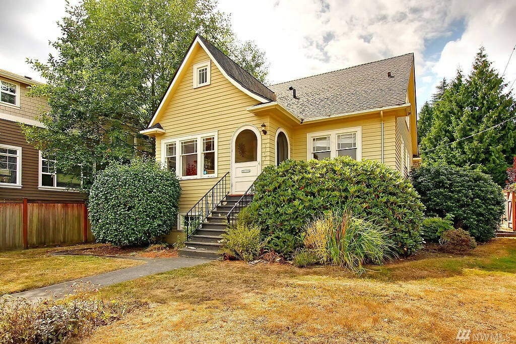 Property Photo:  7757 35th Ave NE  WA 98115 