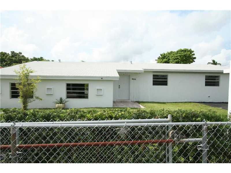 9615 SW 16 St  Miami FL 33165 photo