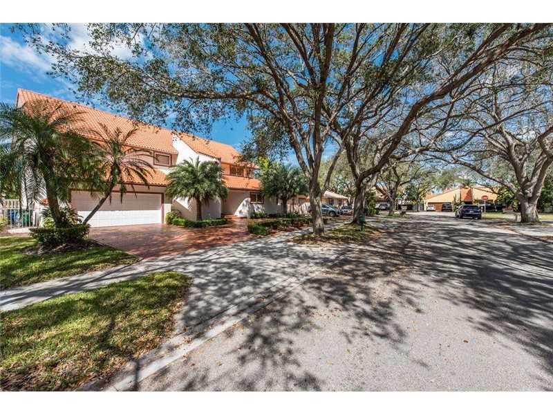 Property Photo: 16860 NW 81st Ave FL 33016