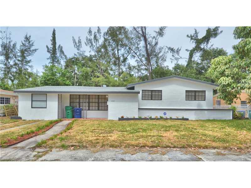 Property Photo:  14801 NE 8th Ct  FL 33161 