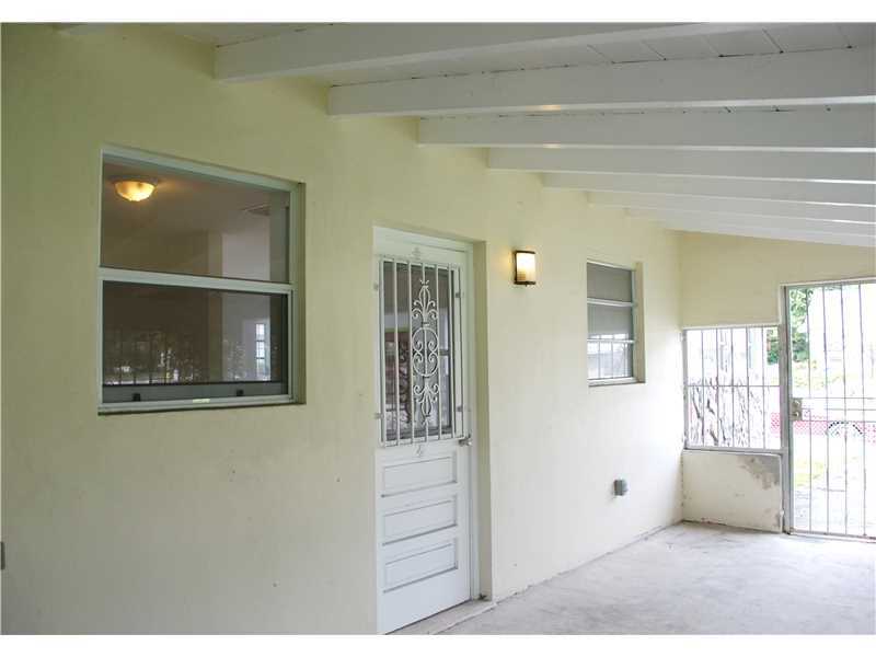 Property Photo:  3624 Oak Av  FL 33133 