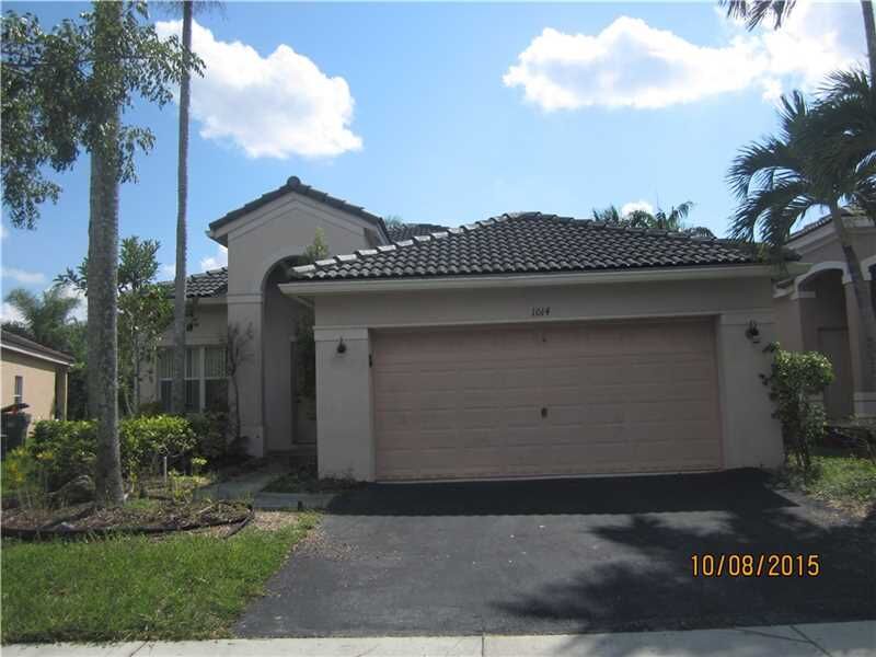 Property Photo: 1014 Bluewood Te FL 33327