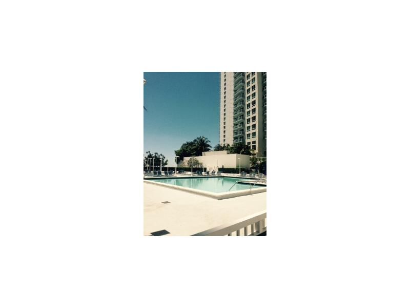 Property Photo:  1800 N Bayshore Dr 4108  FL 33132 