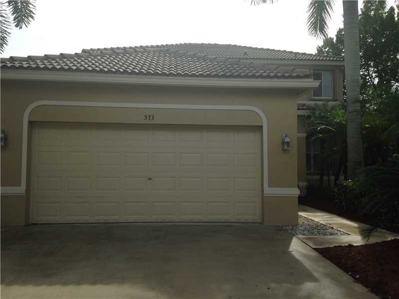 Property Photo: 573 Live Oak Ln FL 33327