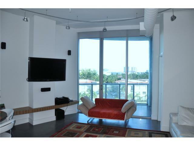 Property Photo: 3029 NE 188 St 501 FL 33180