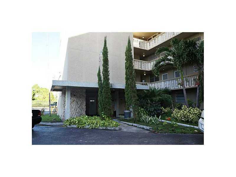 Property Photo:  1475 NE 125 Te 309H  FL 33161 