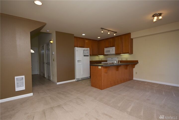 563 NE Kettle St D3  Oak Harbor WA 98277 photo