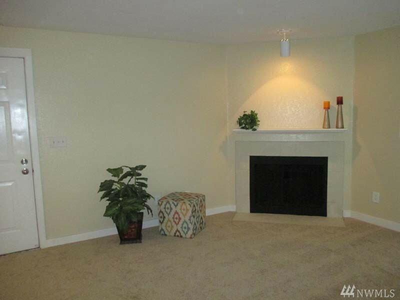 Property Photo:  16817 Larch Wy C105  WA 98037 