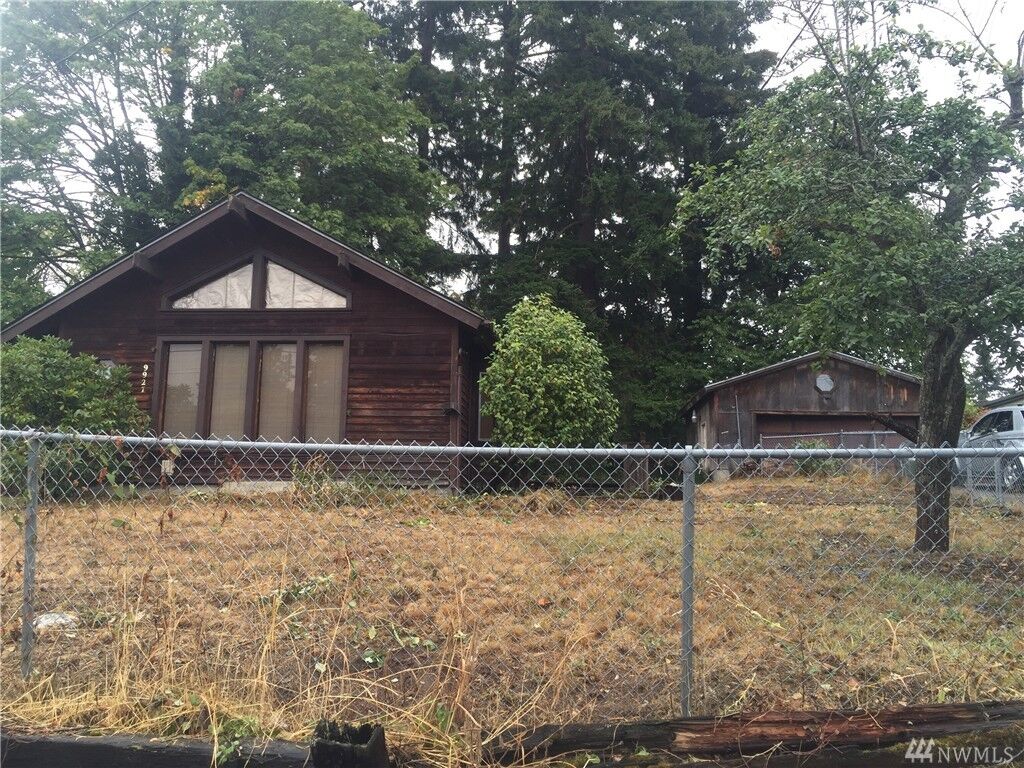 Property Photo:  9927 Yakima Ave S  WA 98444 