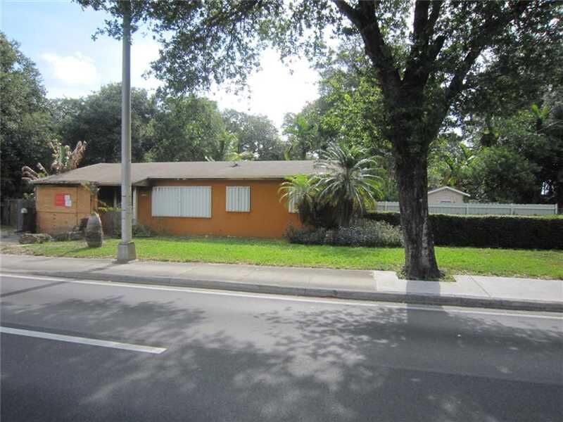 Property Photo: 15925 NE 6 Av FL 33162