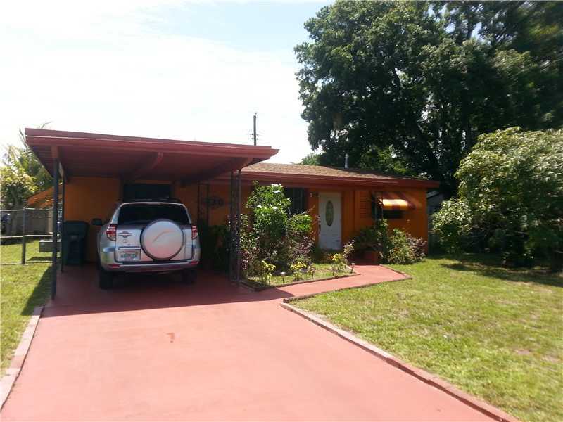 Property Photo: 730 N 70 Te FL 33024