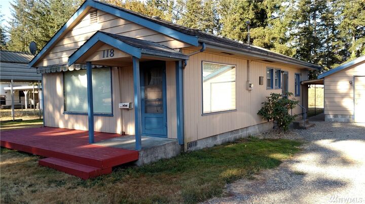 Property Photo:  118 N West Ave  WA 98223 