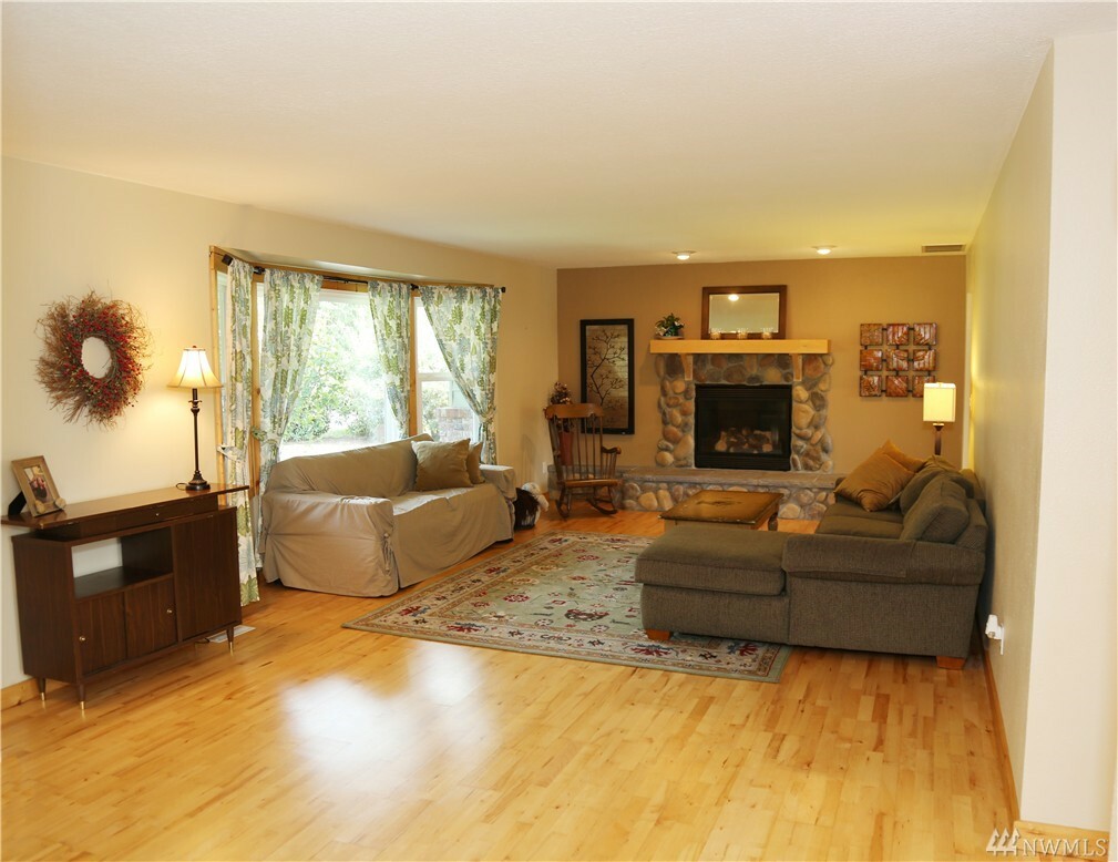 Property Photo: 503 Woodcreek Dr WA 98264