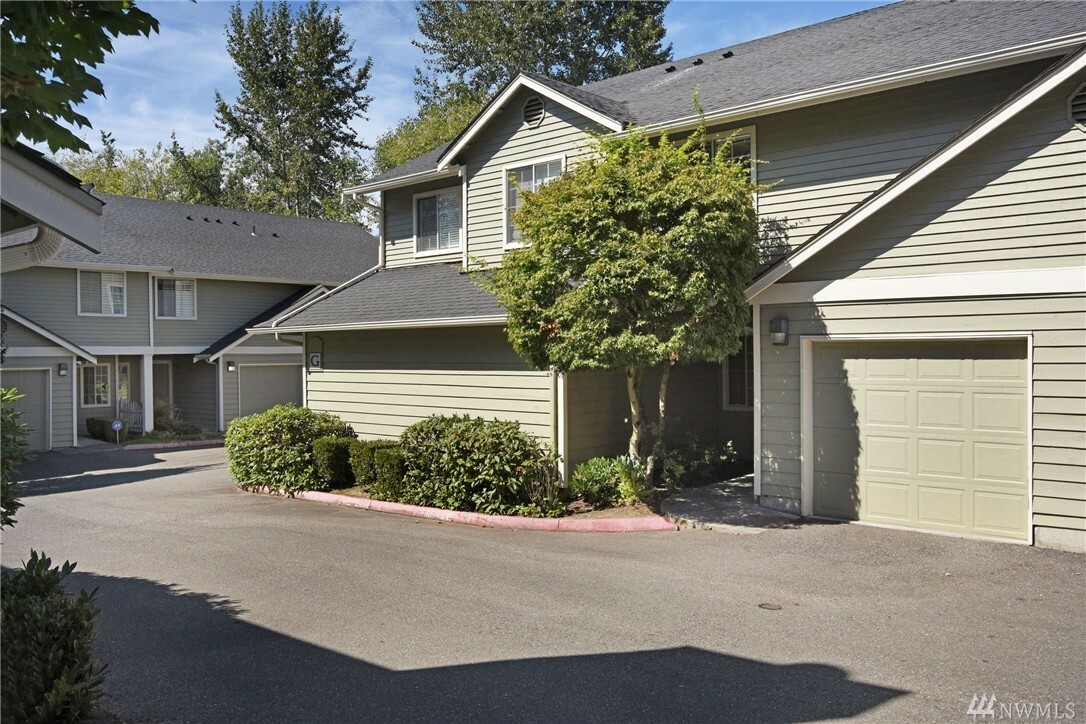 Property Photo: 9825 18th Ave W G2 WA 98204