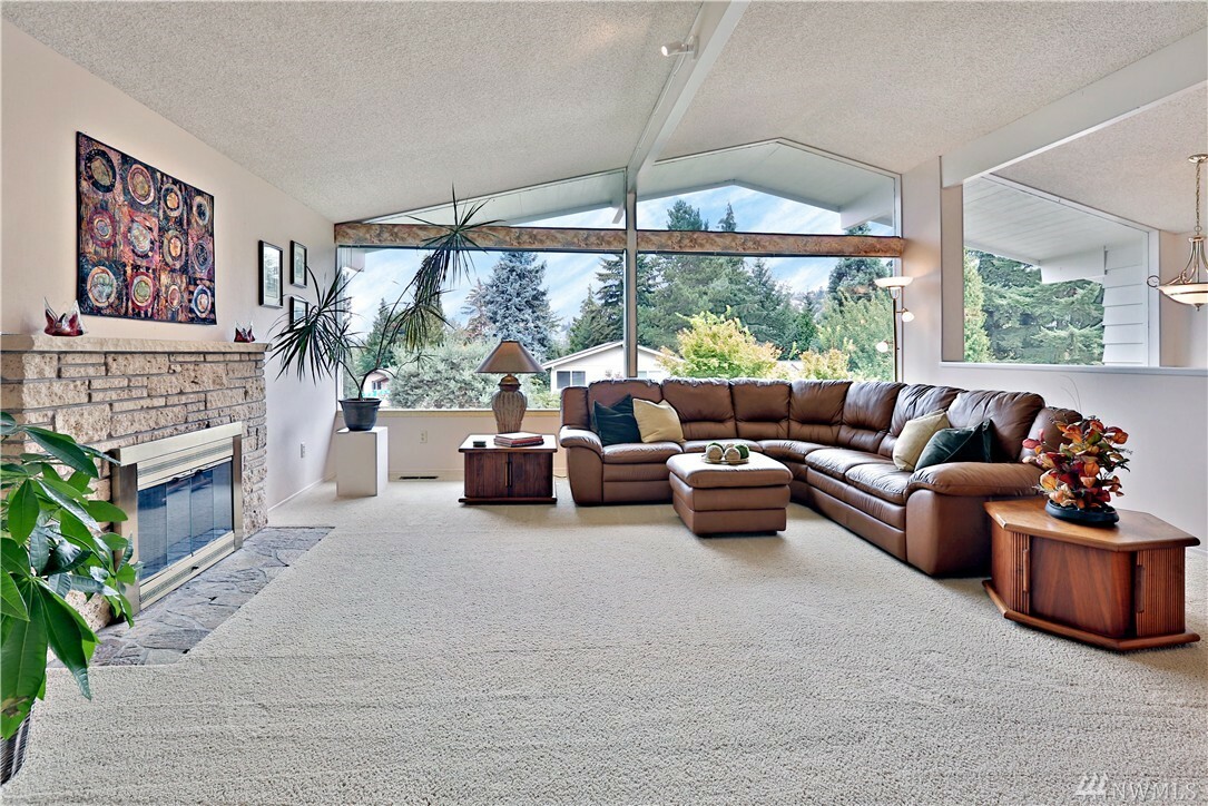 Property Photo: 4911 127th Place SE WA 98006