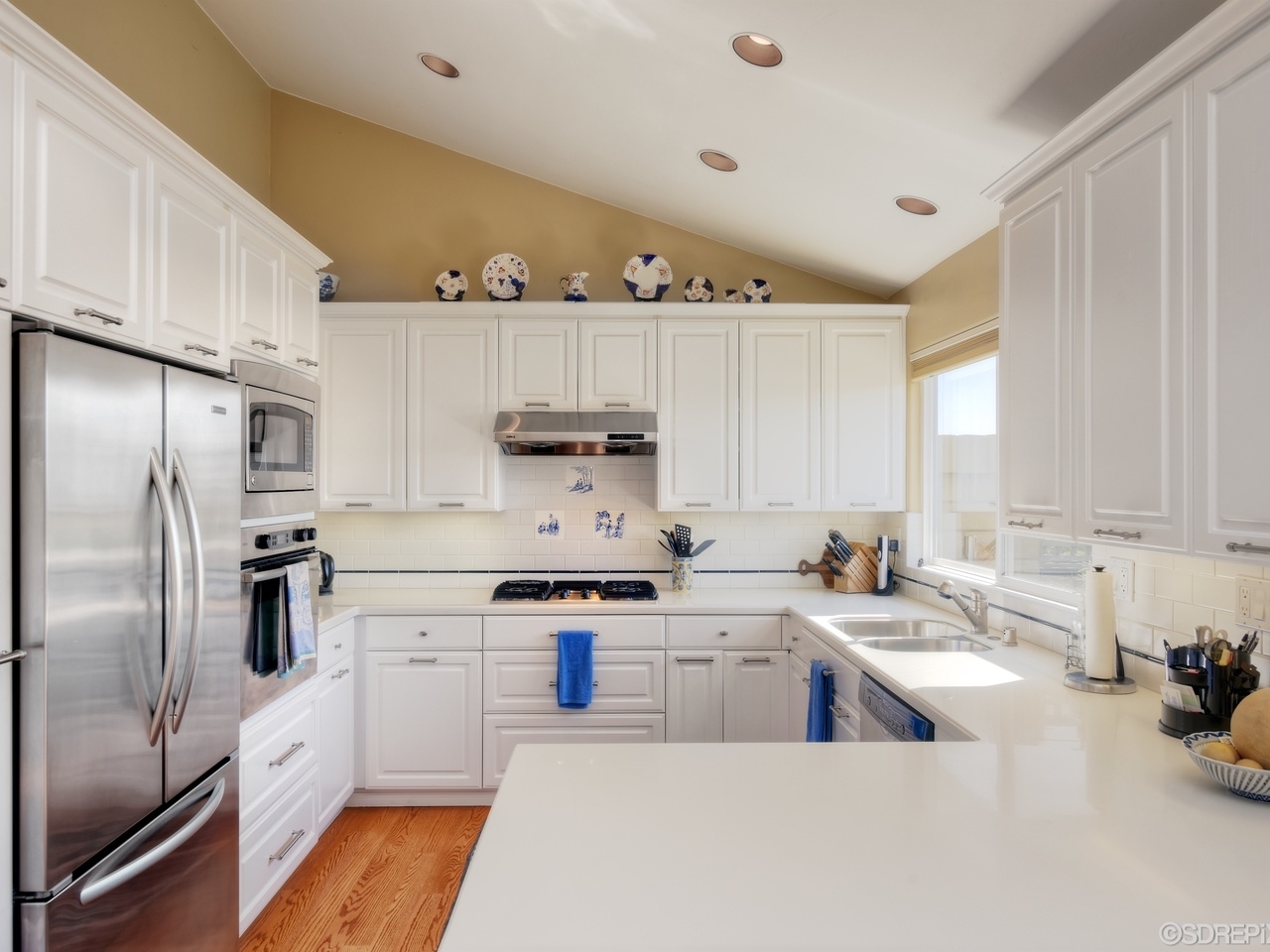 Property Photo: 1542 Alta La Jolla Drive CA 92037
