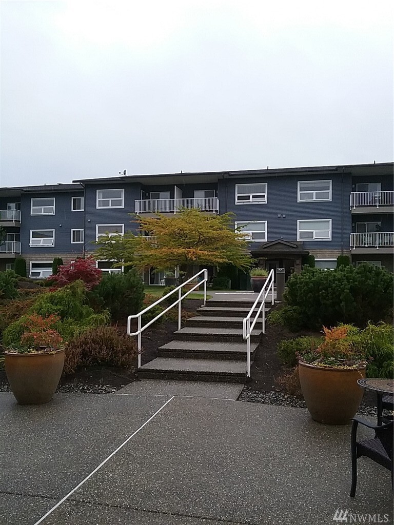 Property Photo: 516 Darby Dr 309 WA 98226