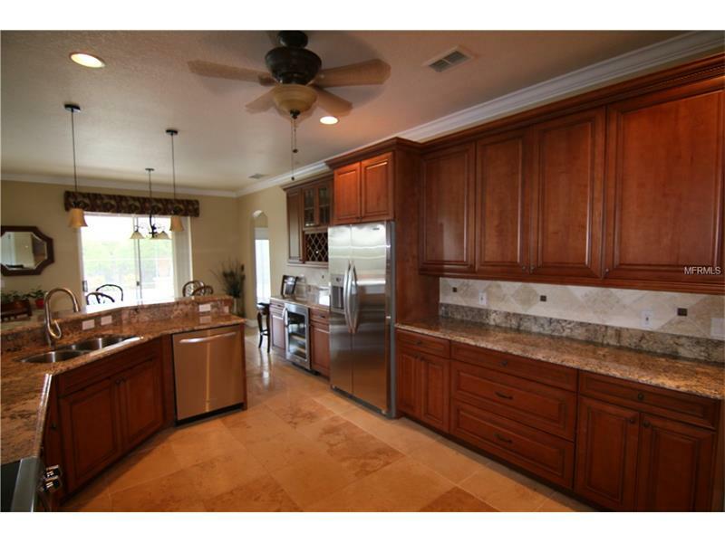 Property Photo: 13026 Lakeshore Grove Drive FL 34787