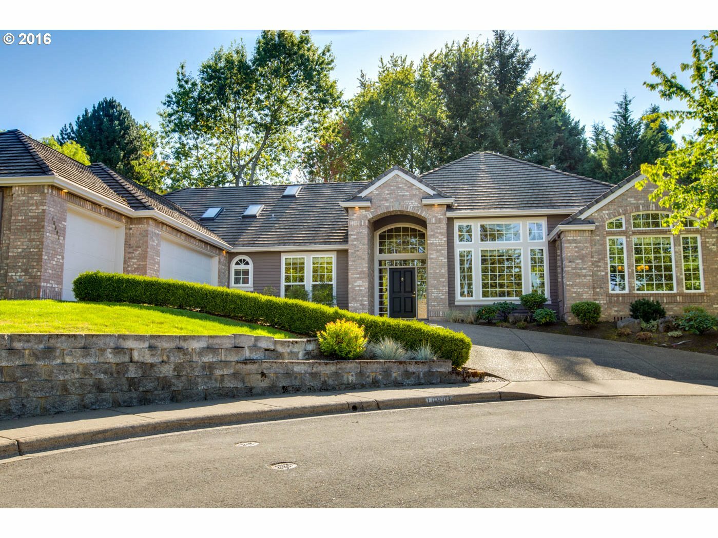 Property Photo: 10908 NW Zermatt Ct OR 97229