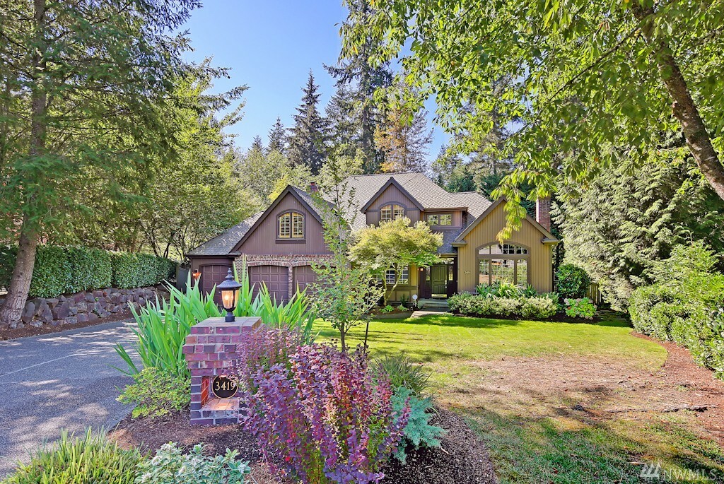 Property Photo: 3419 260th Ct SE WA 98075