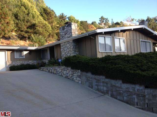 Property Photo: 1224 El Hito Cir CA 90272