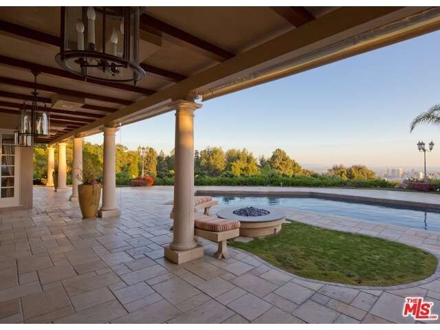 Property Photo:  515 Chalette Dr  CA 90210 