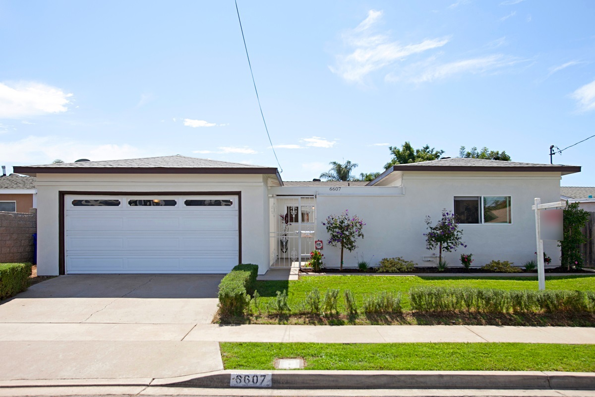 Property Photo: 6607 Arundel Place CA 92117