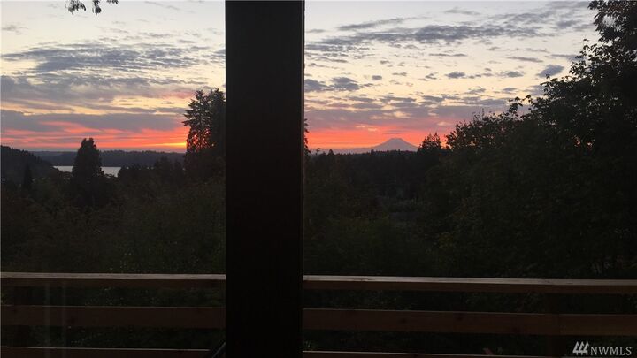 Property Photo:  141 Hawthorne Lane  WA 98584